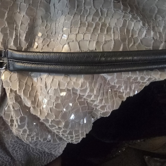 Chanel timeless Caviar black expandable Zip tote!! - Picture 6 of 16